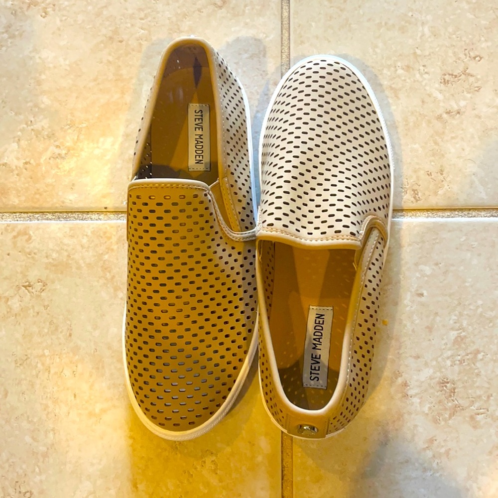 Steve Madden slide shoes